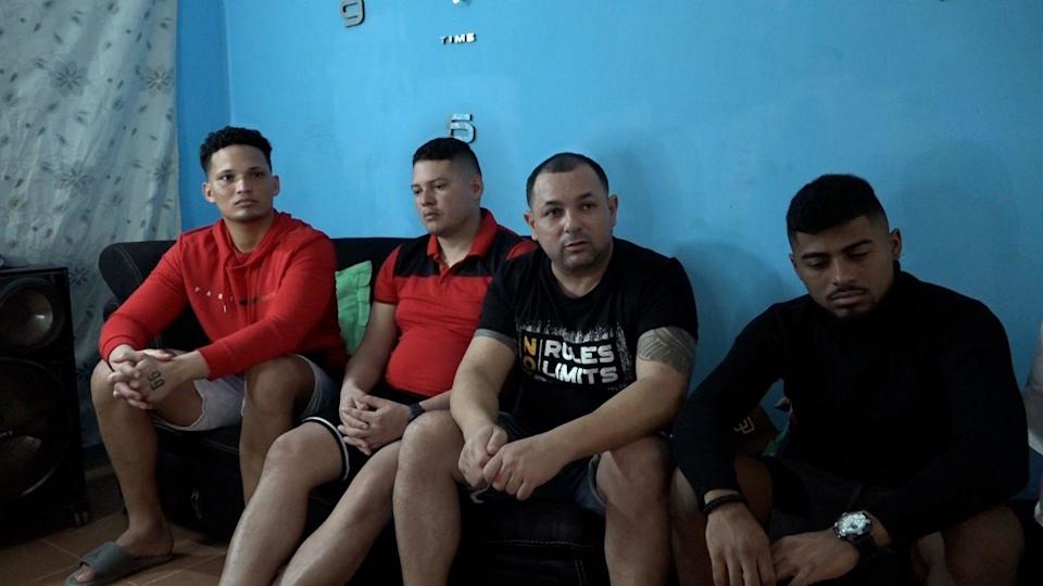 De izquierda a derecha y sentados: Mervin Yamarte, Andy Perozo, Ringo Rincón y Edwuar Hernández.