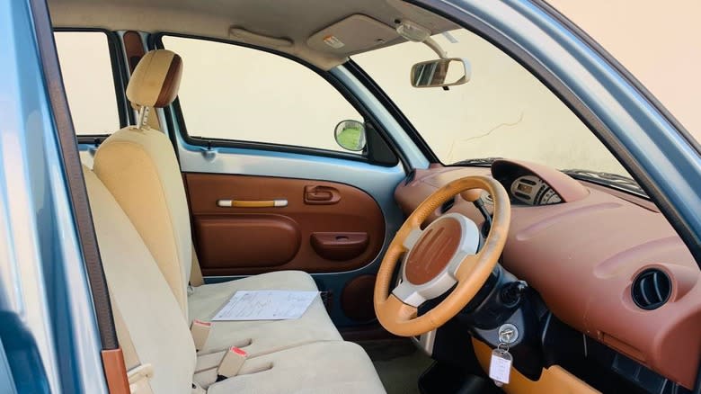2000 Toyota WiLL Vi interior image