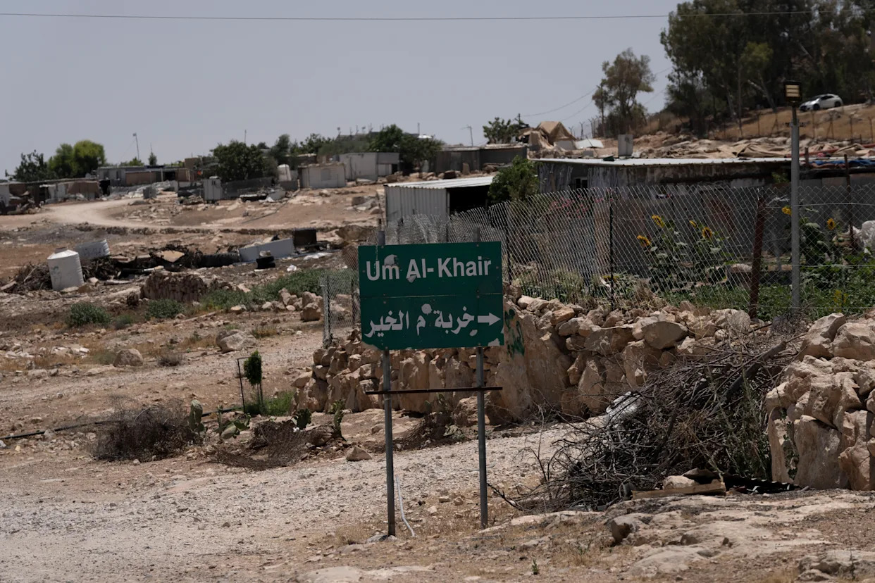 A settler accused of killing a Palestinian activist is to be freed. Israel still holds the body