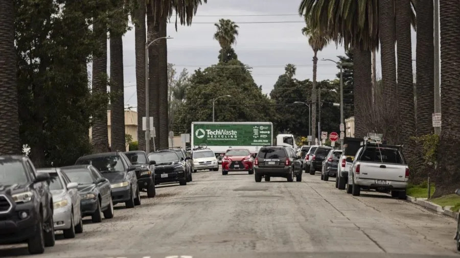 Trump seeks to sue California over clean trucking effort