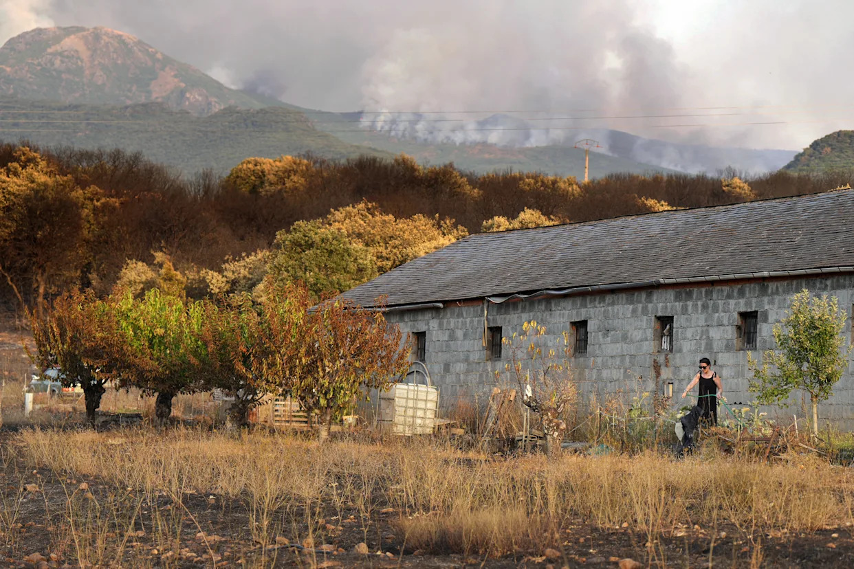 Wildfires in Spain kill one person as thousands forced to flee