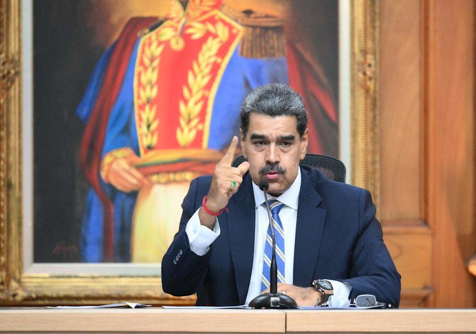 Venezuela despliega 15,000 militares en frontera con Colombia ante llegada de barcos de Estados Unidos