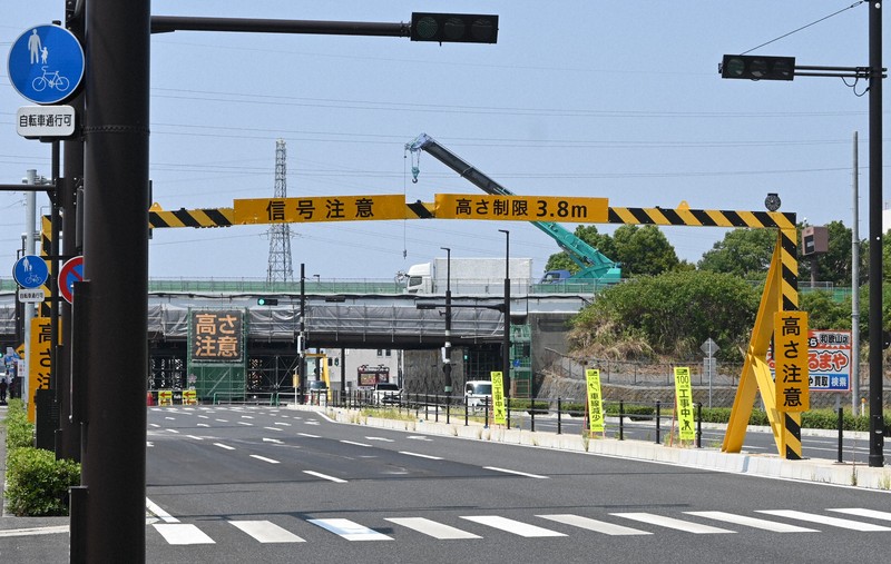 「高さ制限」のゲートで事故多発　荷台から重機落下の事態も　和歌山