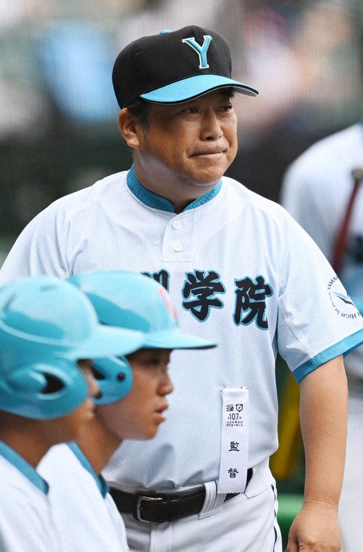 山梨学院監督　「涼しい」夏に9年ぶり勝利で笑顔　夏の甲子園