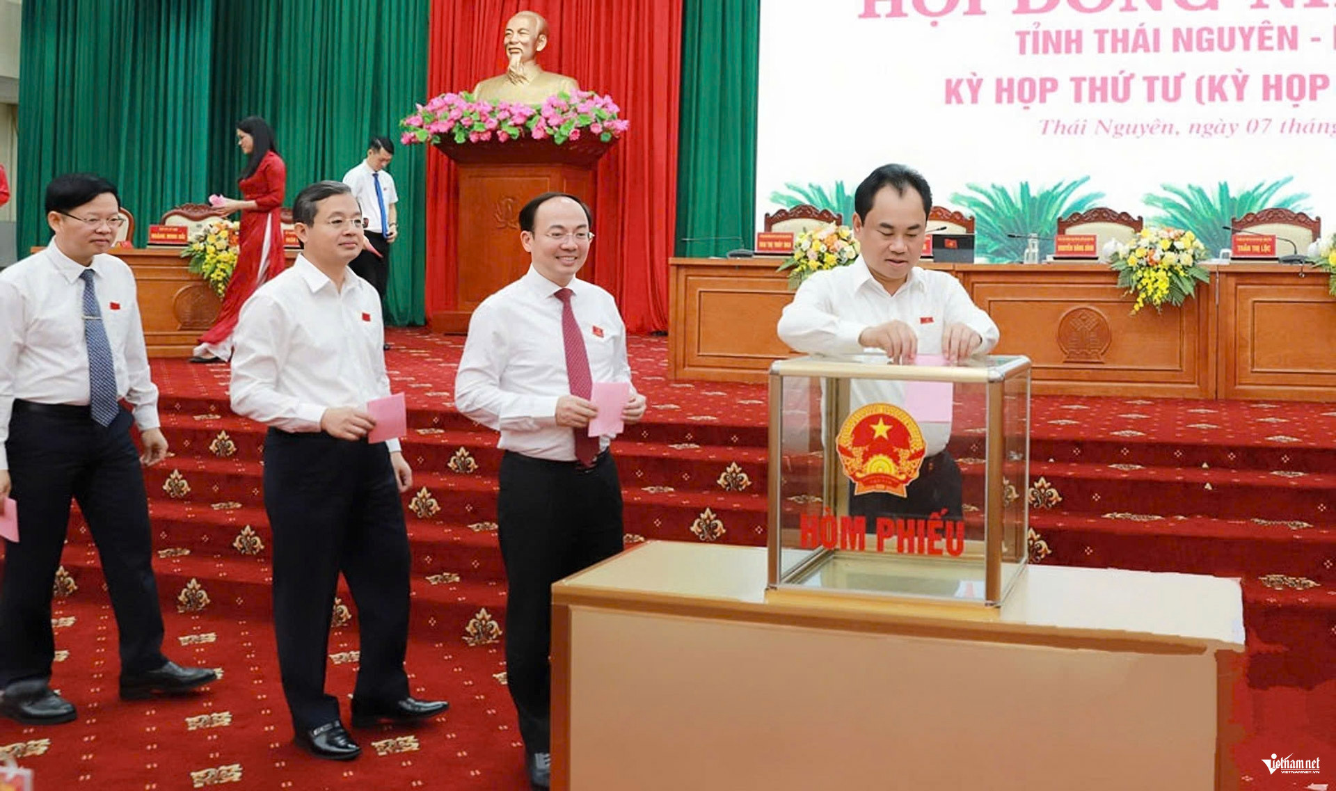 Định hướng số lượng thứ trưởng bộ, ngành và phó chủ tịch tỉnh, thành