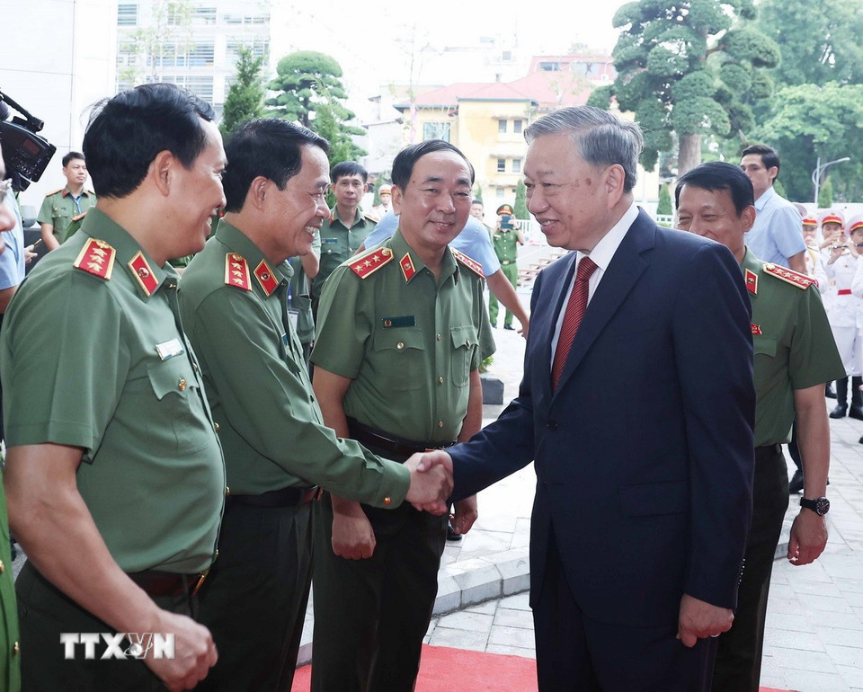 Tổng Bí thư dự lễ khánh thành công trình trụ sở Bộ Công an