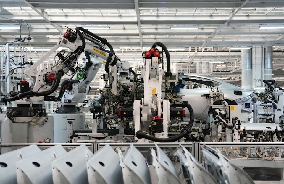 Global EV Sales Growth Slows to 21% in July as China Pauses Subsidies