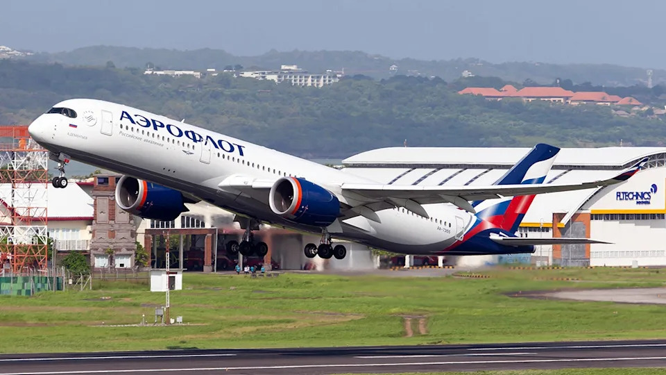 Aeroflot plane departs Indonesia
