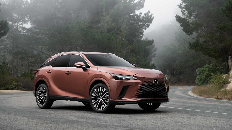 Front 3/4 shot of a 2025 Lexus RX