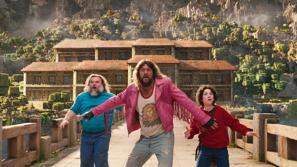 Jack Black, Jason Momoa y Sebastian Hansen en A Minecraft Movie. (Warner Bros./Courtesy of Everett Collection)