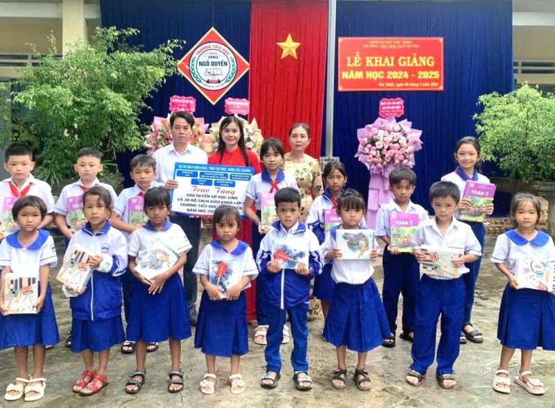 Cô giáo Ngữ văn và hành trình mang sách, xây nhà cho học sinh nghèo