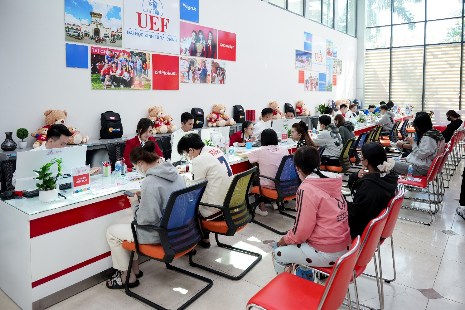 Xét học bạ bổ sung đến 31/8 - thêm cơ hội vào đại học song ngữ cho thí sinh