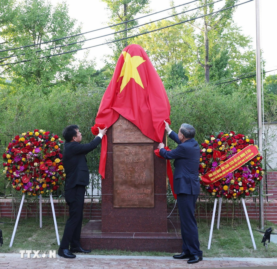 Tổng Bí thư Tô Lâm dự Lễ khánh thành tượng Chủ tịch Hồ Chí Minh tại Hàn Quốc