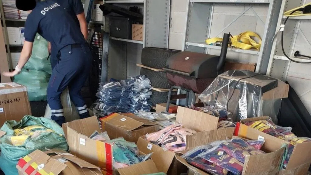 Fútbol: el negocio de las camisetas falsificadas, entre ahorros, riesgos sanitarios y crimen organizado