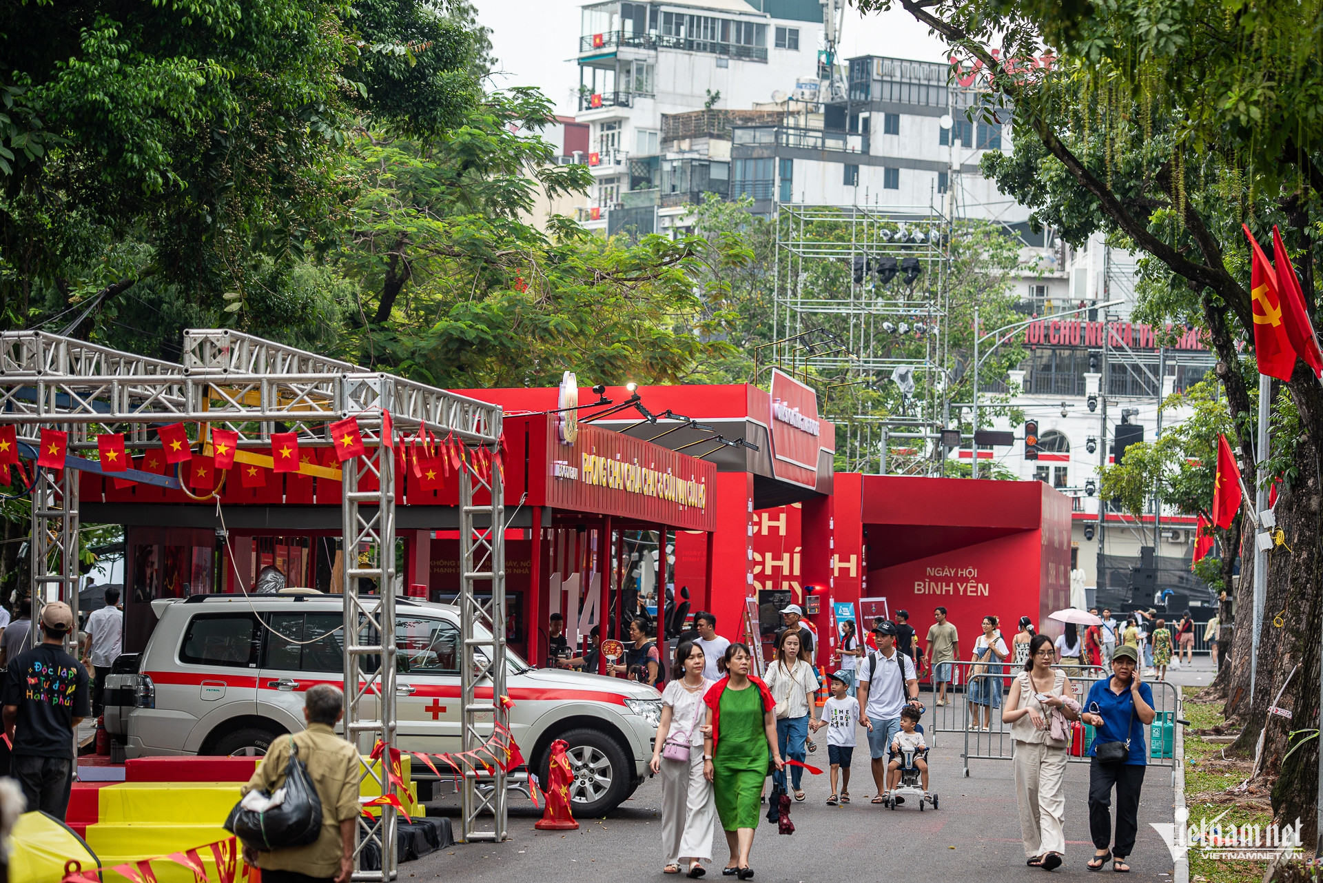 Người Hà Nội hào hứng thực hành chữa cháy, bóc 'chân tướng' cuộc gọi lừa đảo