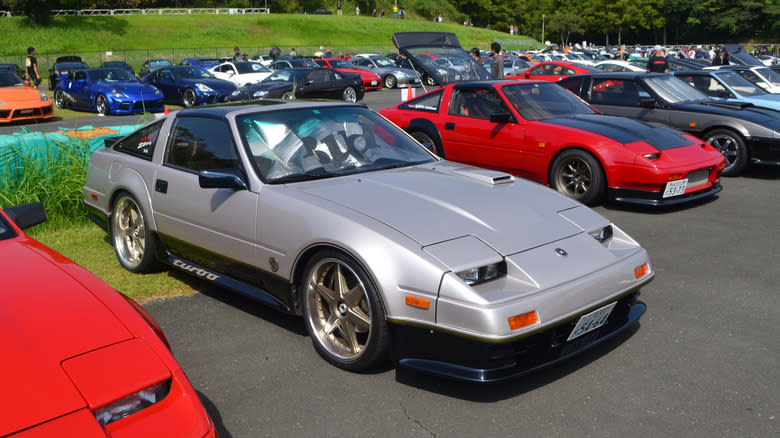 A silver Z31 300ZX
