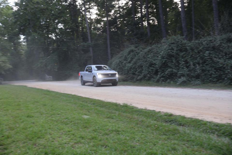 2025 ford f150 lightning flash