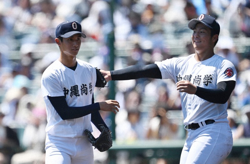 好救援の沖縄尚学・新垣有絃　ライバルはエース末吉　夏の甲子園