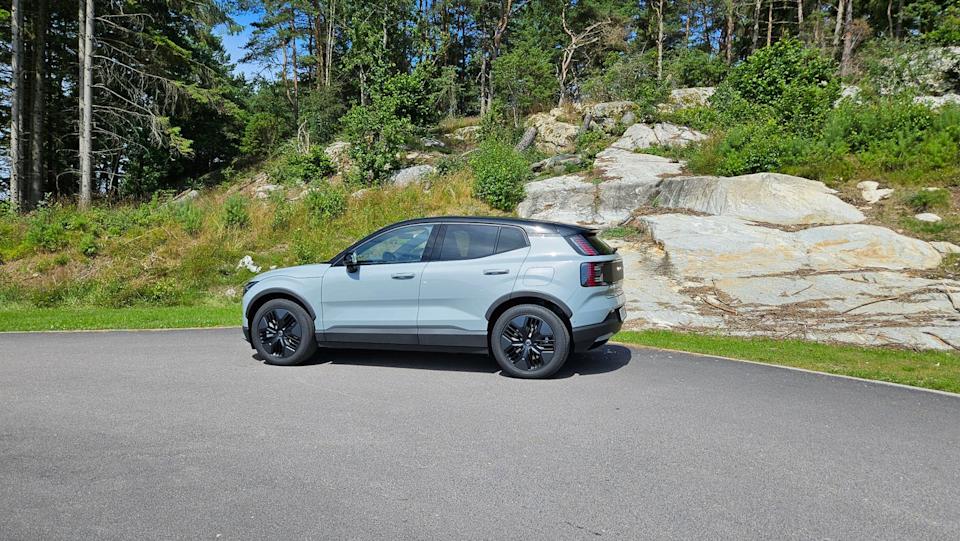 2026 volvo ex30 cross country