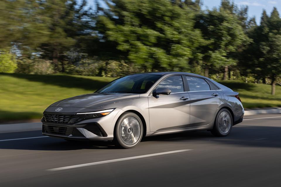 025 Hyundai Elantra Hybrid Lease Deal Brings Big Savings in August