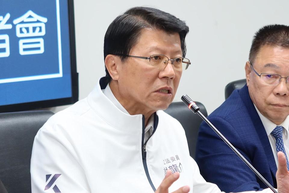 龍介強調，公投重啟核三重要性在於，除了攸關穩定電力，提供產業競爭力，沒有電力就沒有AI產業，生活品質則無法提升，更關乎國家戰略安全，若真有一天，海峽被封鎖，台灣煤炭都是進口的，只能撐8天，但台灣若以核電作為基載電力，將可撐一年以上。 圖：黃博郎／攝