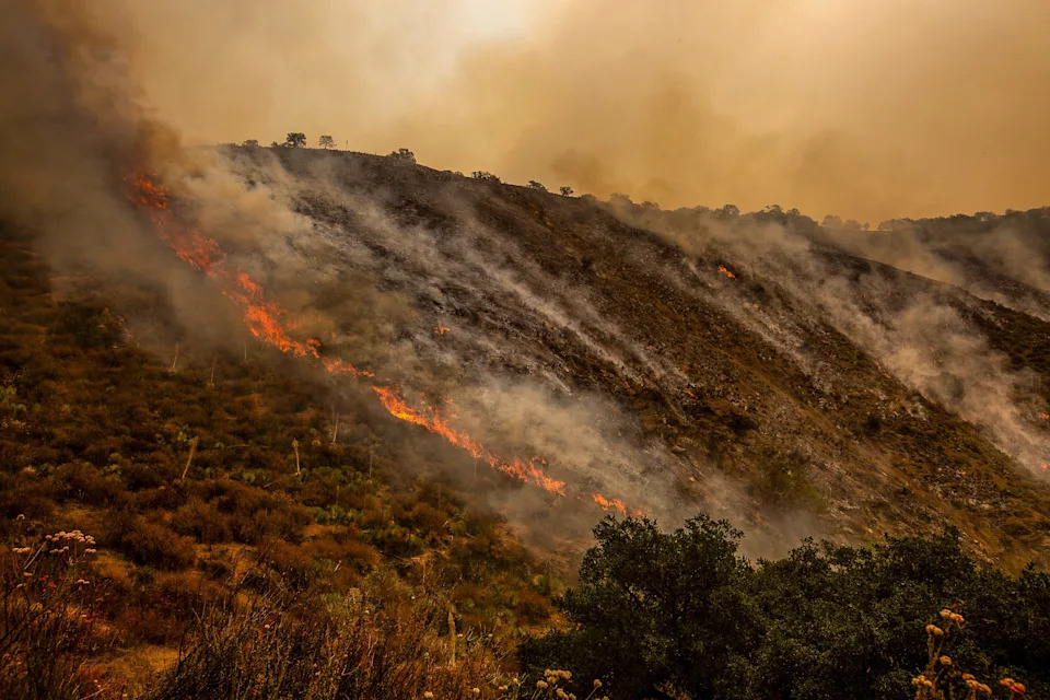 Gifford Fire burns 30,000 acres in Los Padres National Forest on August 2, 2025. Flames sweep through rugged terrain near Santa Maria, California, forcing evacuations and endangering nearby communities and wildlife.