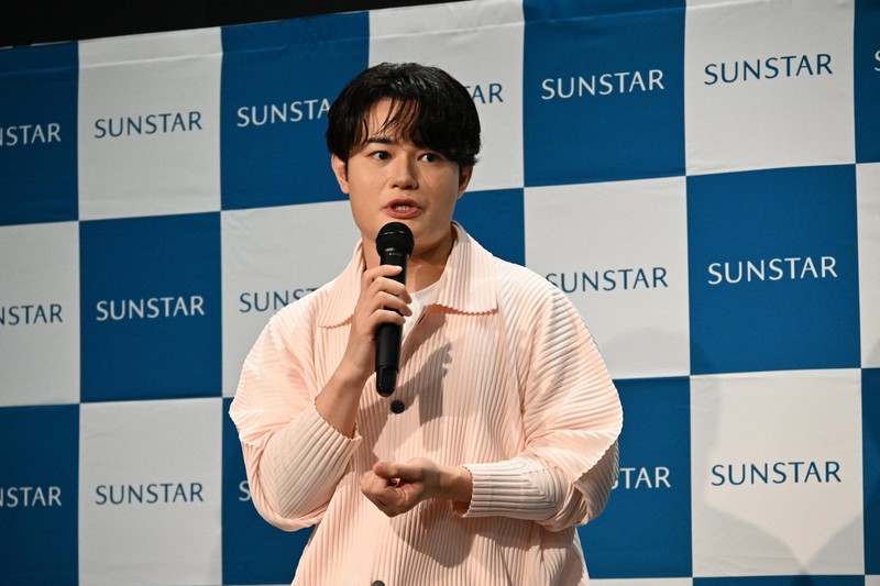 「歯磨きを親子のコミュニケーションの時間に」と提案するてぃ先生=東京都内で2025年7月16日午前11時49分、御園生枝里撮影