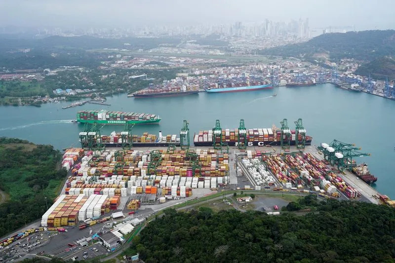 Panama Ports says it will discuss ports sale with Panama government