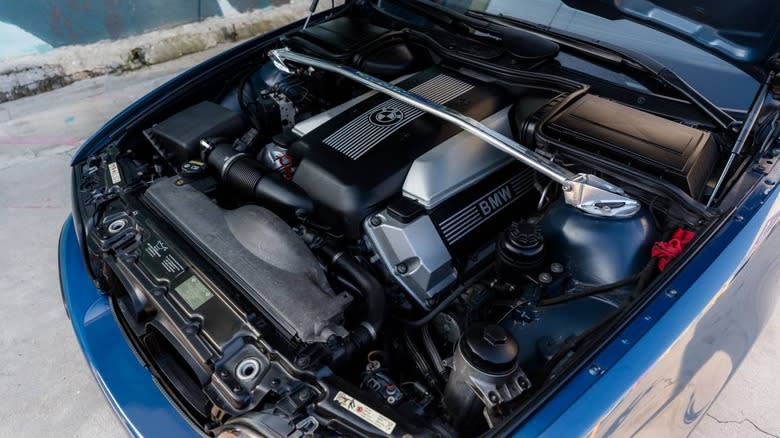 2003 BMW 540i M Sport M62 Engine image
