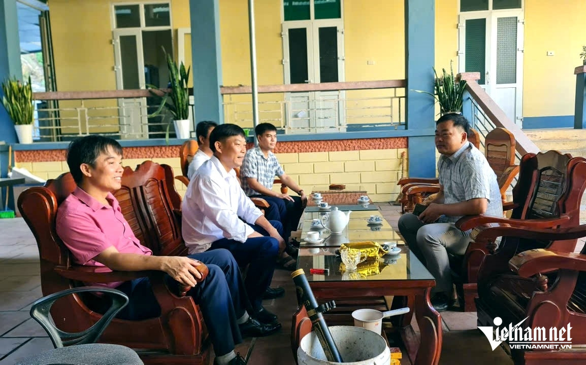Nhiều thạc sĩ miền xuôi tình nguyện ‘băng rừng’ lên xã miền núi làm việc