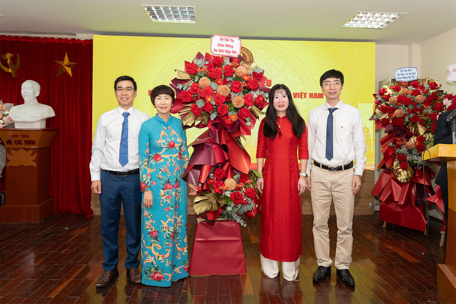 GS.TS Từ Thị Loan được bầu làm Chủ tịch