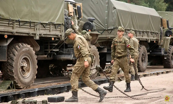 Binh sĩ, vũ khí Nga xuất hiện ở Belarus, chuẩn bị tập trận quy mô lớn