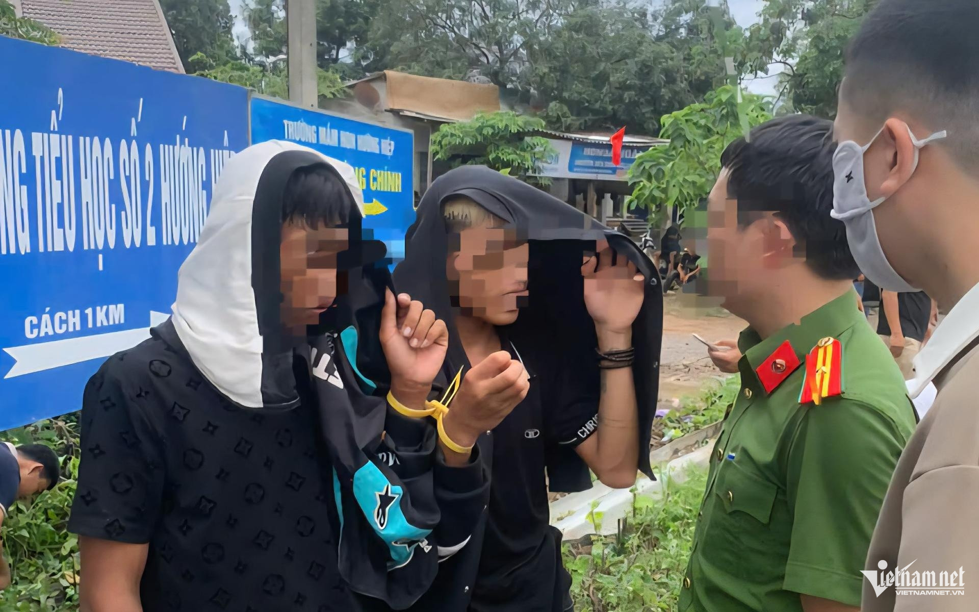 Hỏi chuyện người lạ bên đường, nam thanh niên 23 tuổi bị bắn vào bụng gây tử vong