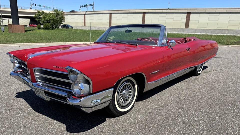 Well-Preserved 1965 Pontiac Bonneville Convertible Offered in Minnesota as Survivor Example from Clasiq