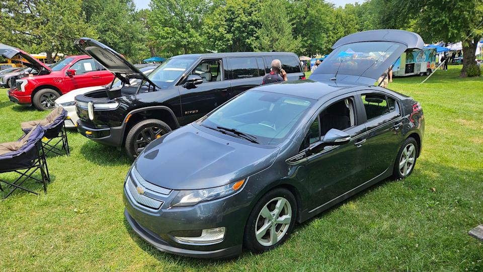 chevy volt erev at 2025 clean cruise metro detroit hosted by michigan electric vehicle alliance
