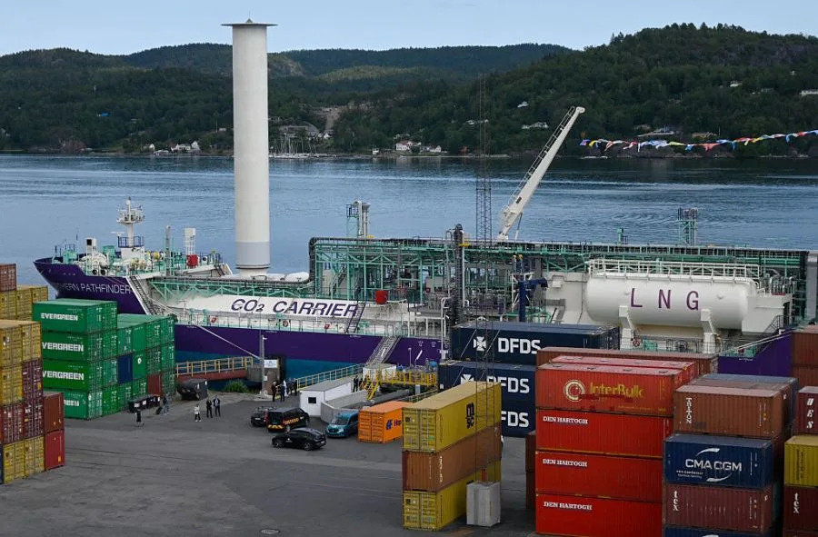 First commercial carbon storage facility begins operations