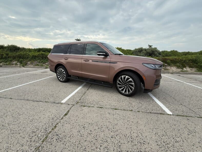 The outside of the 2025 Lincoln Navigator Black Label