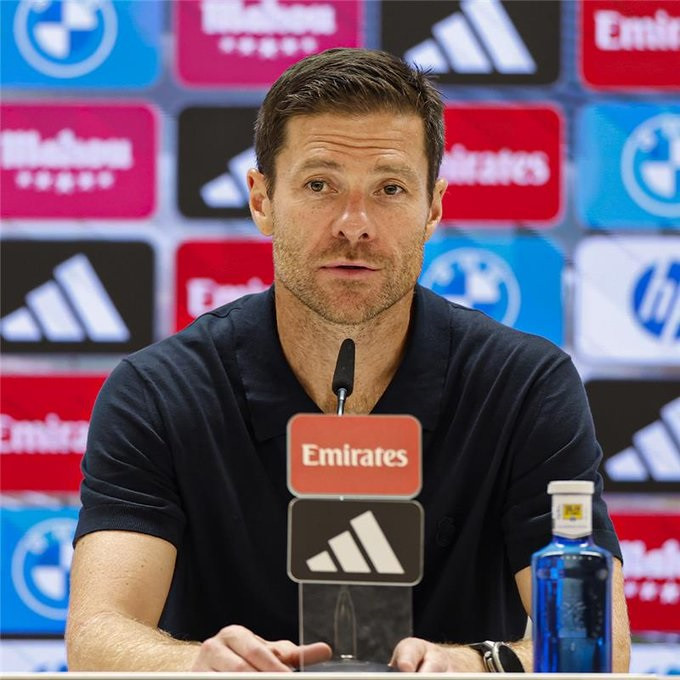 Xabi Alonso phá lệ Ancelotti ở Real Madrid, nói chí lý về Mbappe