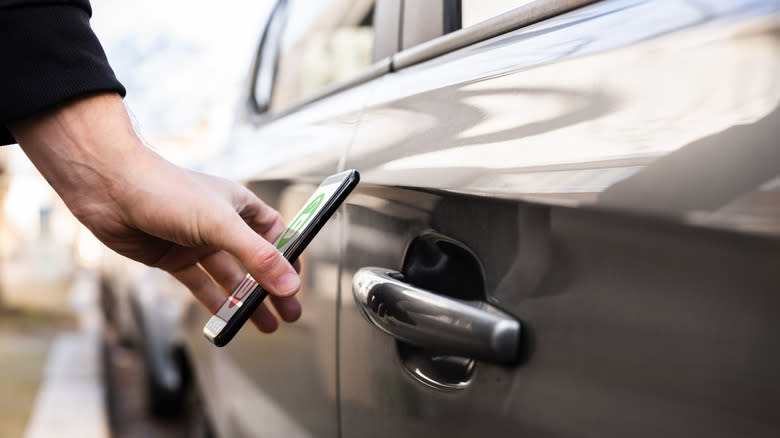 White Hat Hacker Exploits Flaw To Unlock Cars And Data Of An Unnamed Brand