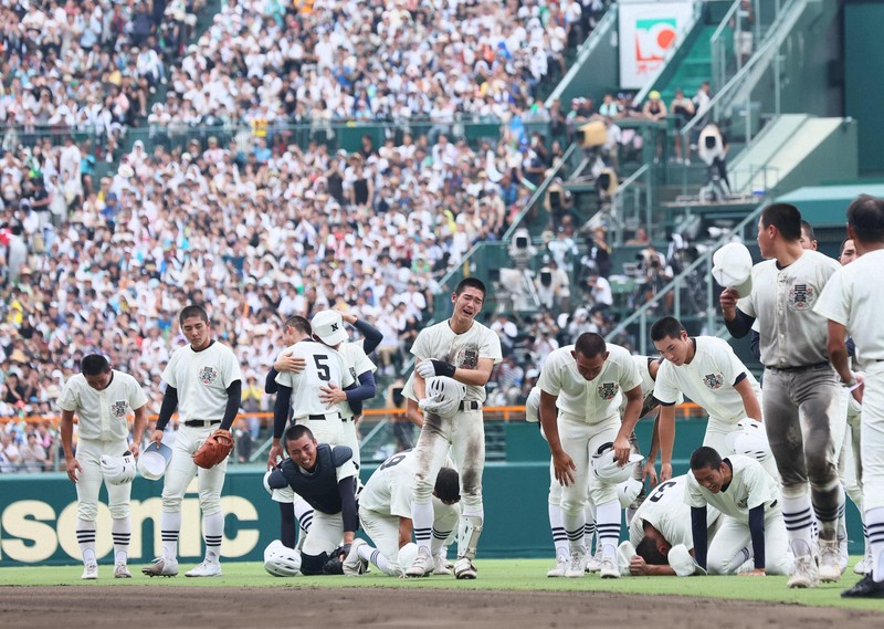 「一字違い」の後輩へ　決勝前、日大三OBが伝えた助言　夏の甲子園