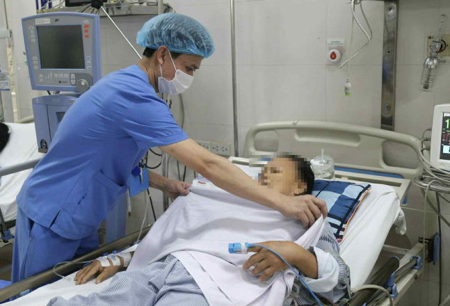 Cách nào giúp bệnh nhân đang phải chi cả trăm triệu đồng/tháng điều trị ung thư?