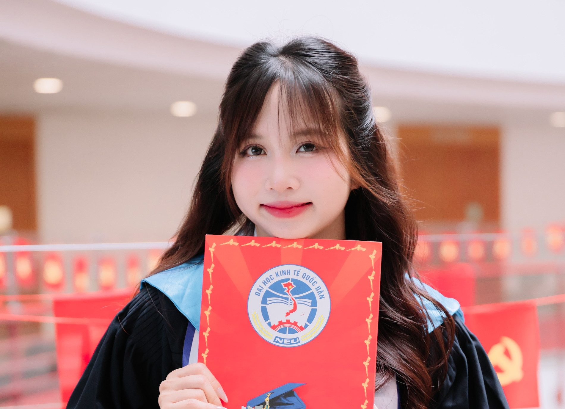 Nữ thủ khoa điểm tuyệt đối từng bị bàn tán ‘trường chuyên mà trượt đại học’