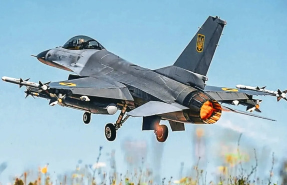 Khoảnh khắc tiêm kích F-16 lao xuống đất bốc cháy, phi công thiệt mạng