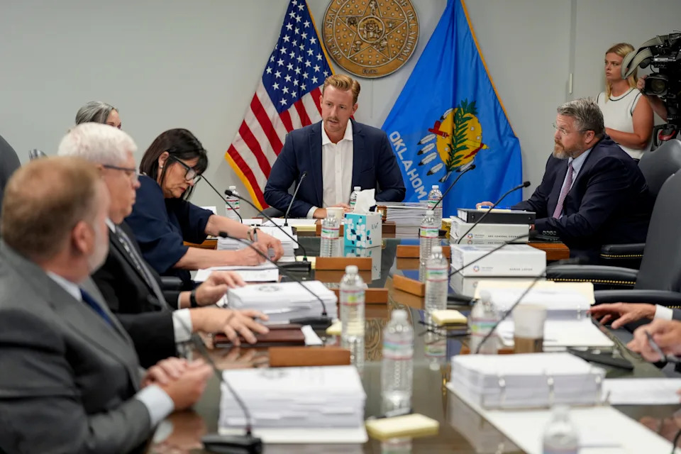 Without warning, Oklahoma State Board of Education meeting abruptly canceled