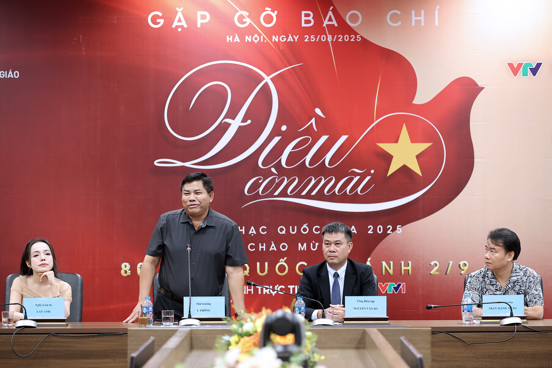 'Điều còn mãi' 2025: Kể chuyện văn hoá dân tộc bằng ngôn ngữ âm nhạc sang trọng