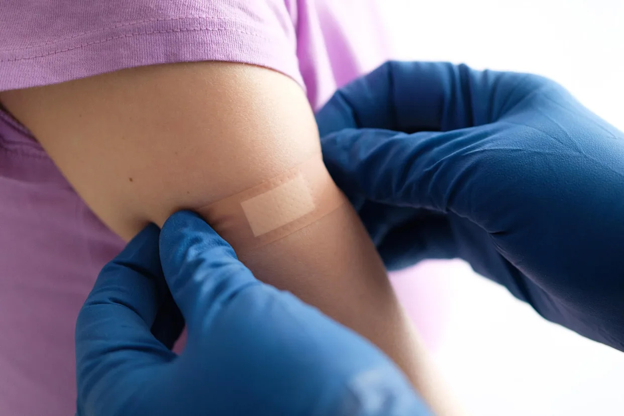 Pediatrics group's COVID vaccine recommendations differ from CDC advice