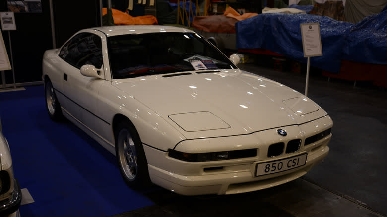 A white BMW 850CSi