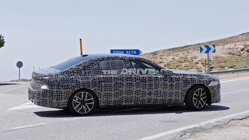 2027 BMW 7 Series Spy Photo