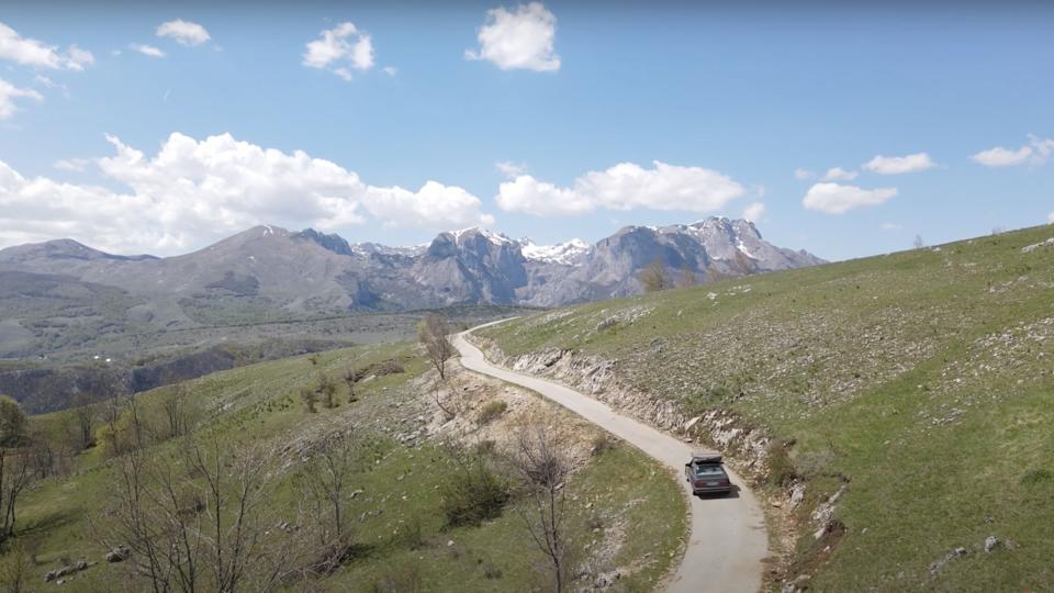BMW E34 exploring Bosnia.