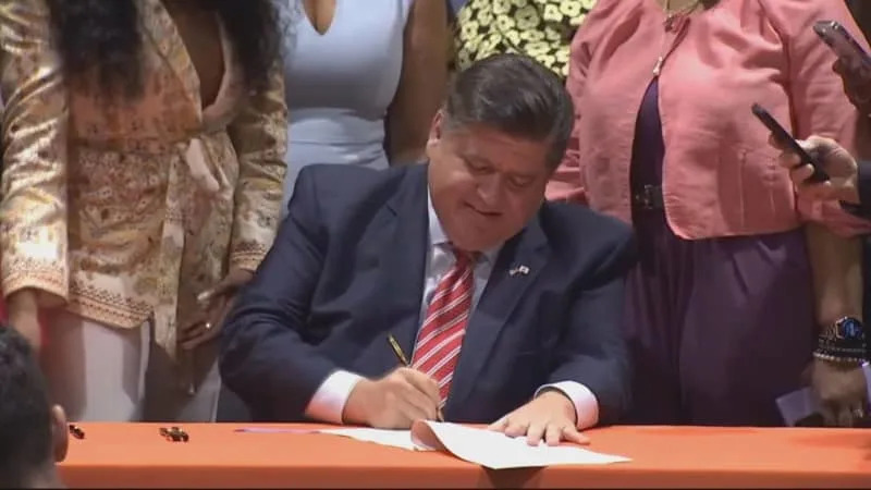 Illinois quick hits: Anti-SLAPP bill signed; Chicago schools settles meditation case